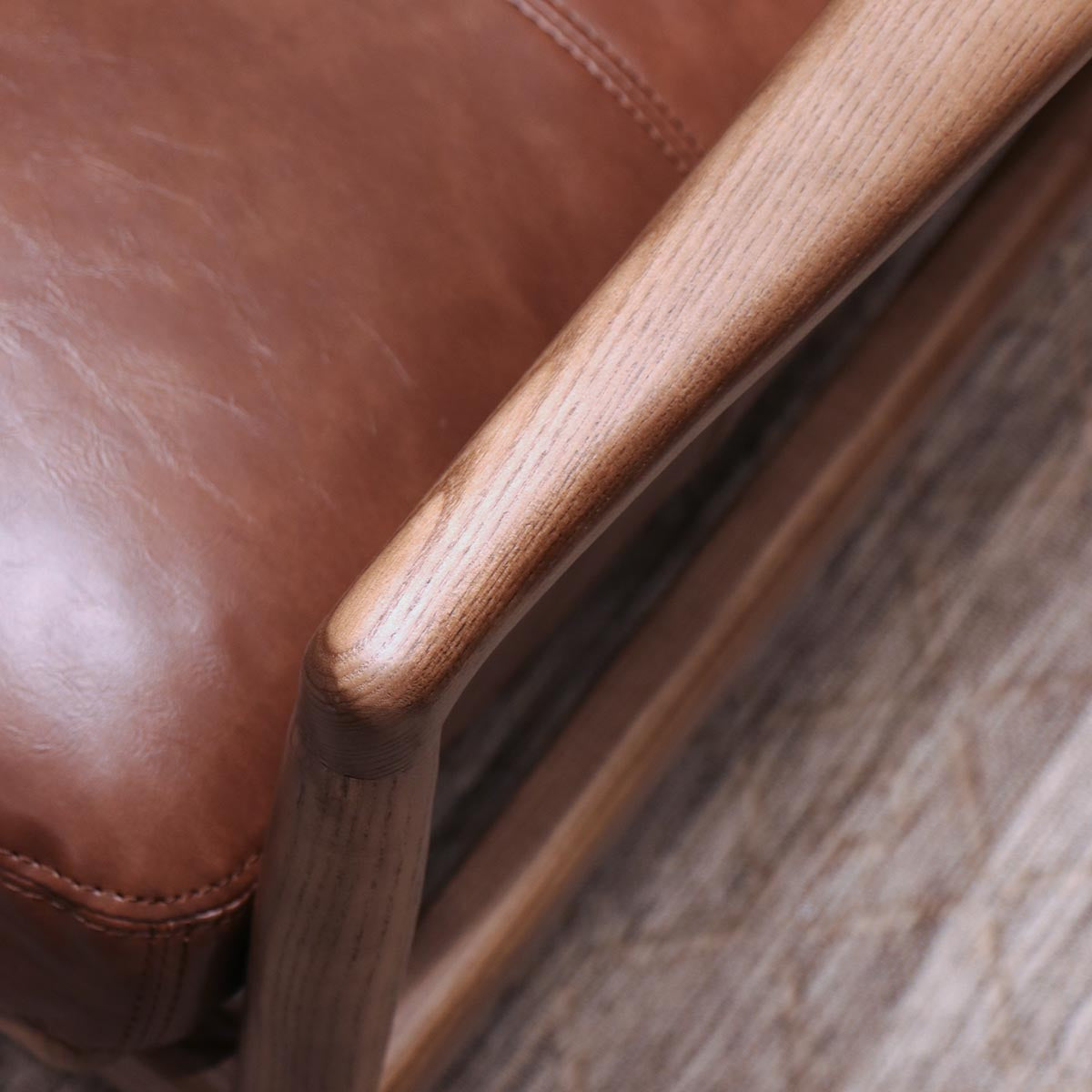 Silla NEUCHATEL eco cuero Marrón madera nogal 67 x 79 x 79cm