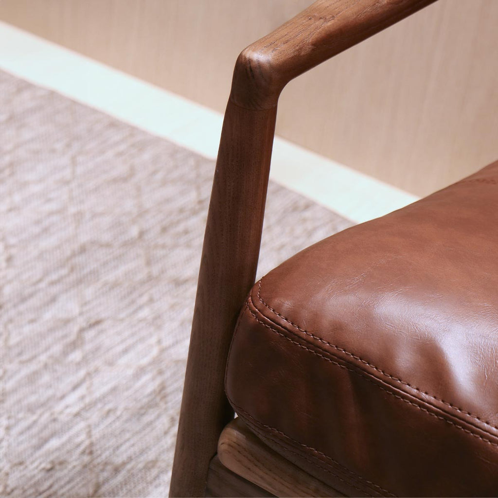 Silla NEUCHATEL eco cuero Marrón madera nogal 67 x 79 x 79cm