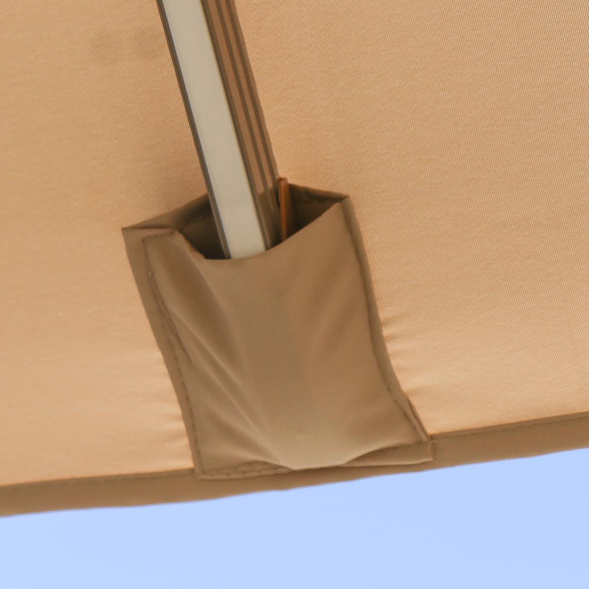 Quitasol Amanda / luz LED / Tela revestimiento PU / Ventilación superior / Color Beige 3 x 3mt+ Base rellenable