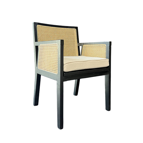 Silla New Naura con Brazos Madera Fresno Negra y Ratán Natural