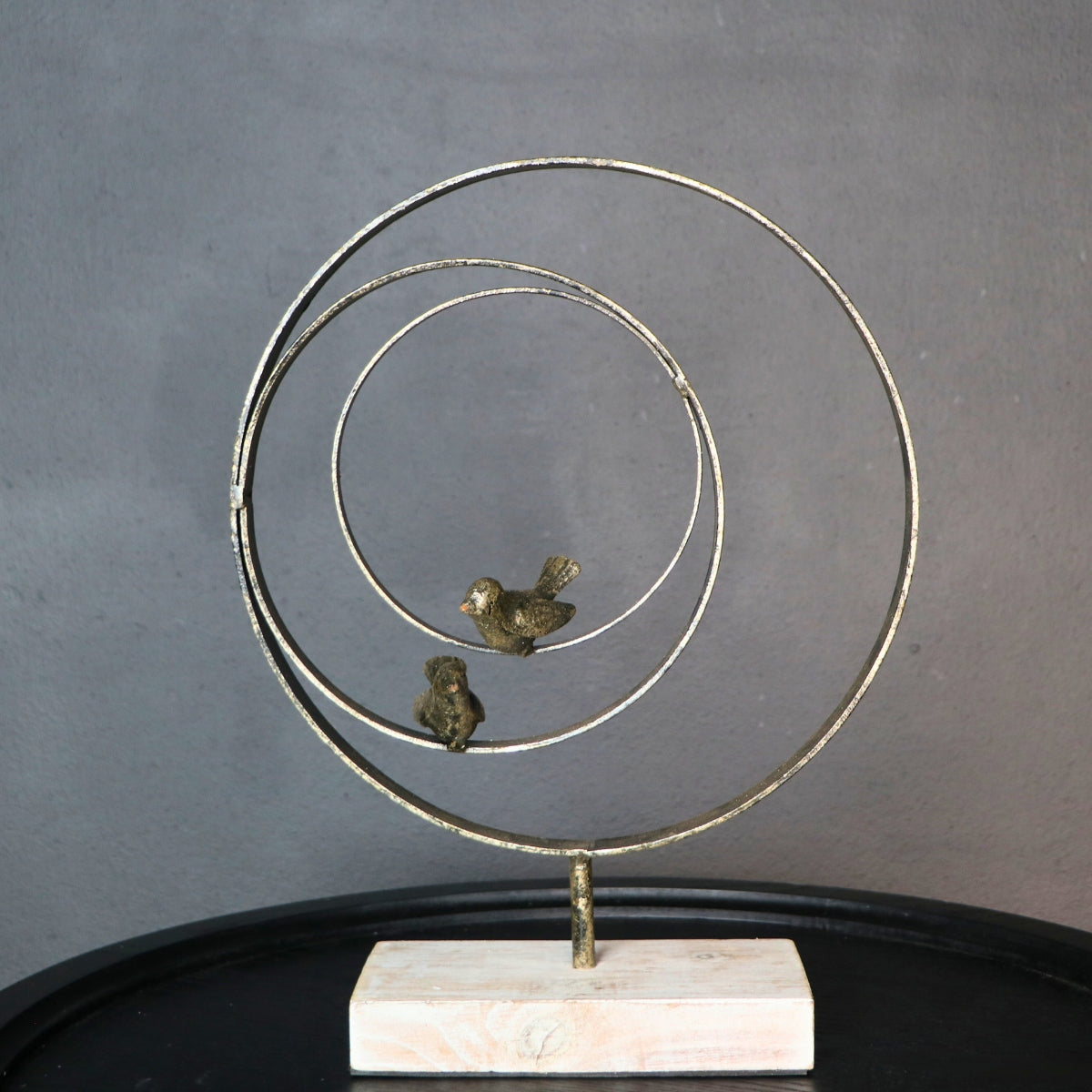 Escultura Chincol circular gris 30 x 10 x 39cm