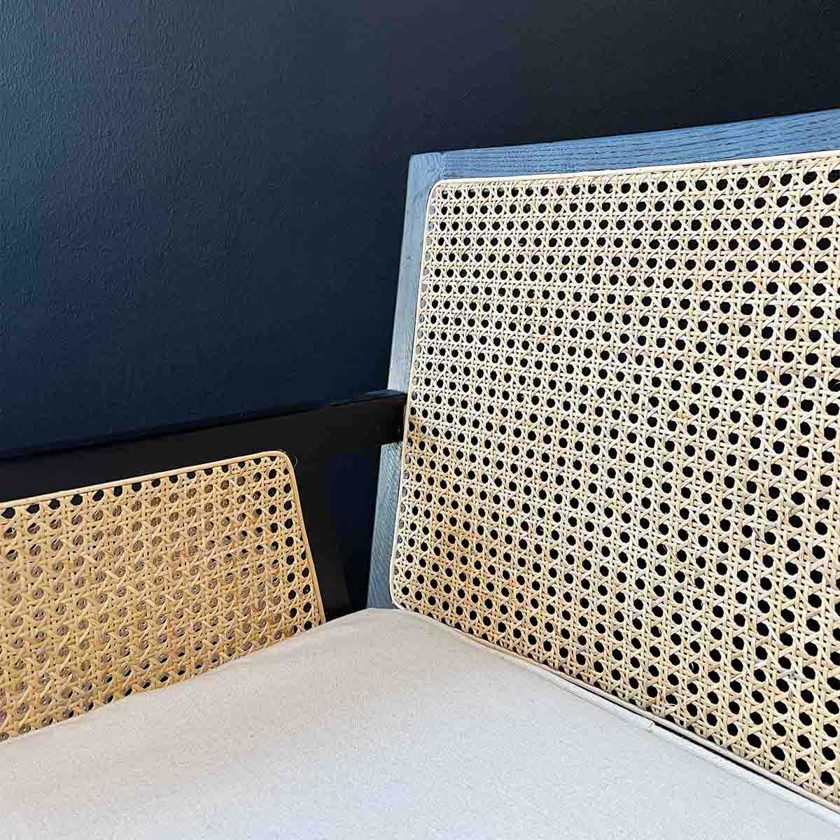 Silla New Naura con Brazos Madera Fresno Negra y Ratán Natural