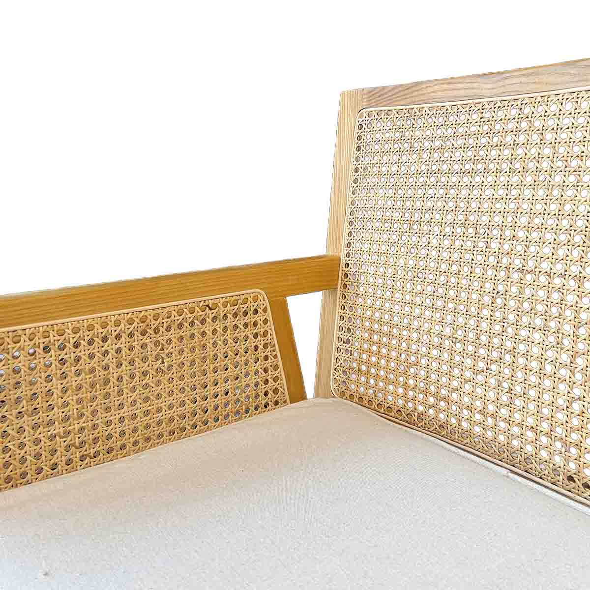 Silla New Naura con Brazos Madera Fresno Walnut y Ratán Natural