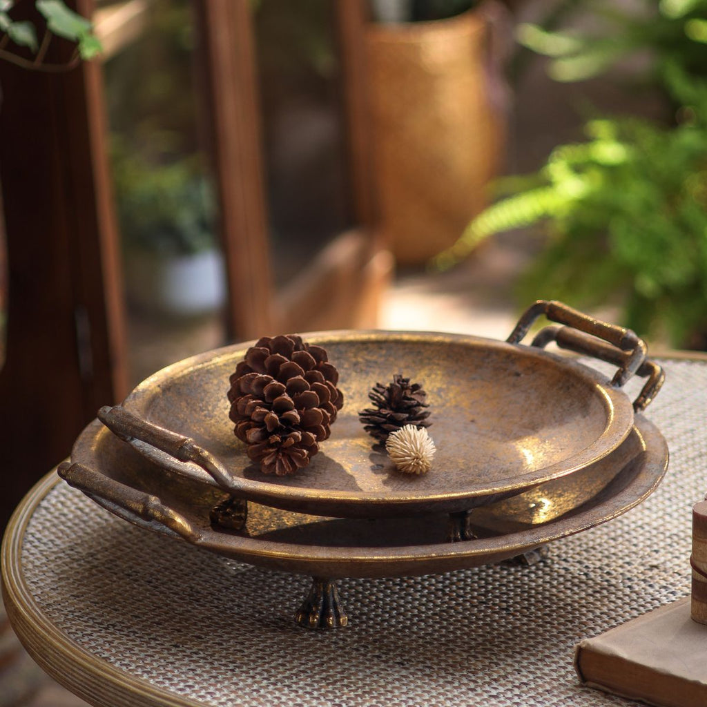 Bandeja Denisse grande metal dorada 44,5 x 40x5 x 11,5cm