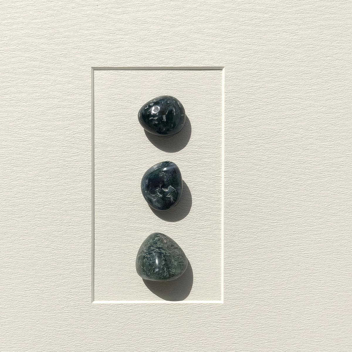 Cuadro Las Piedras Negras marco Negro 46 x 46cm