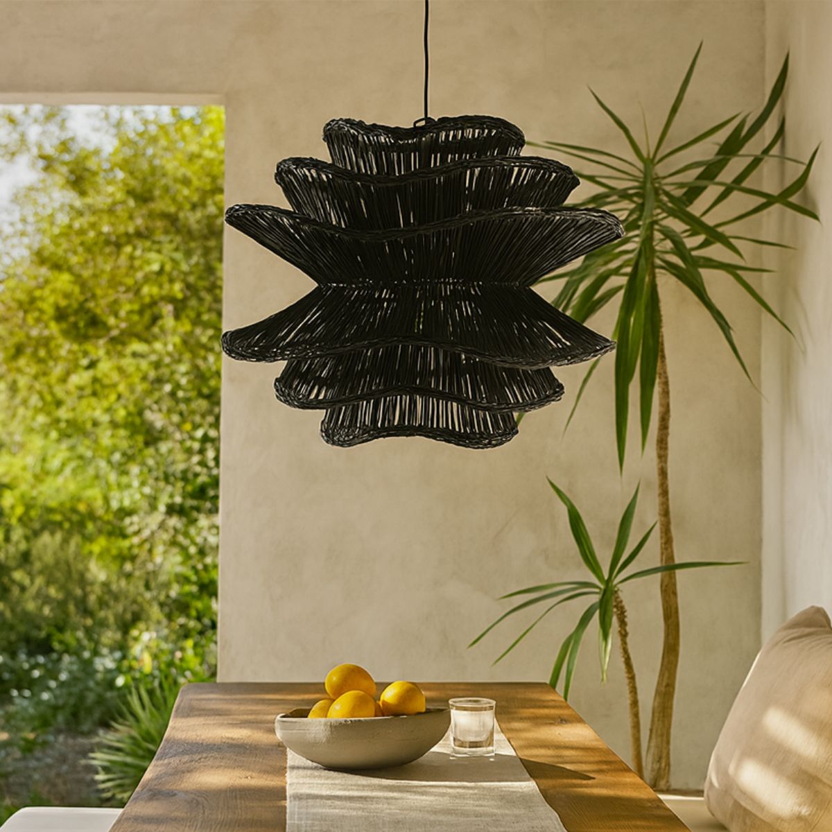 Pantalla Budiwati Negro D60cm