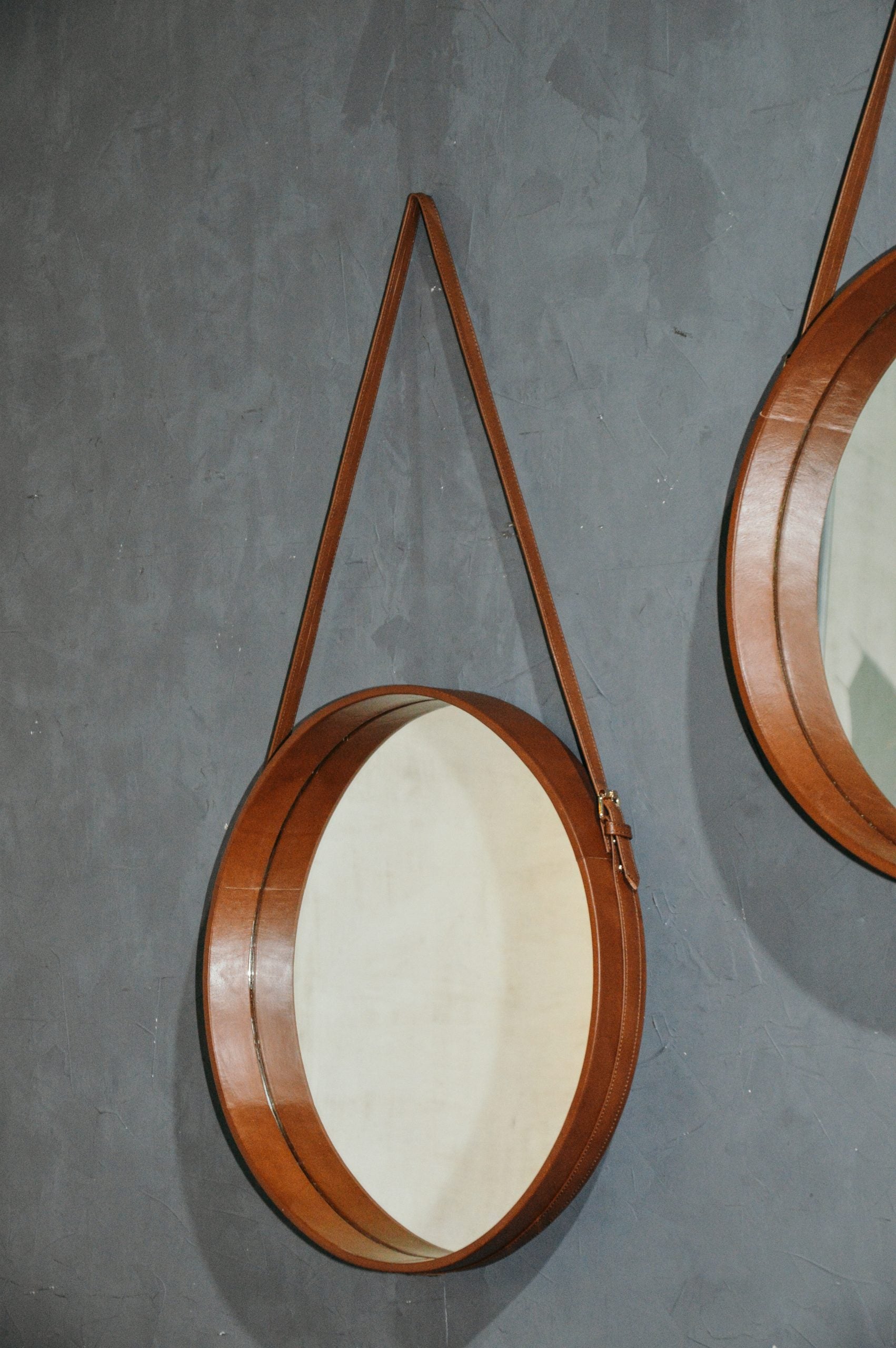 Espejo colgante circular cuero natural 54 cm