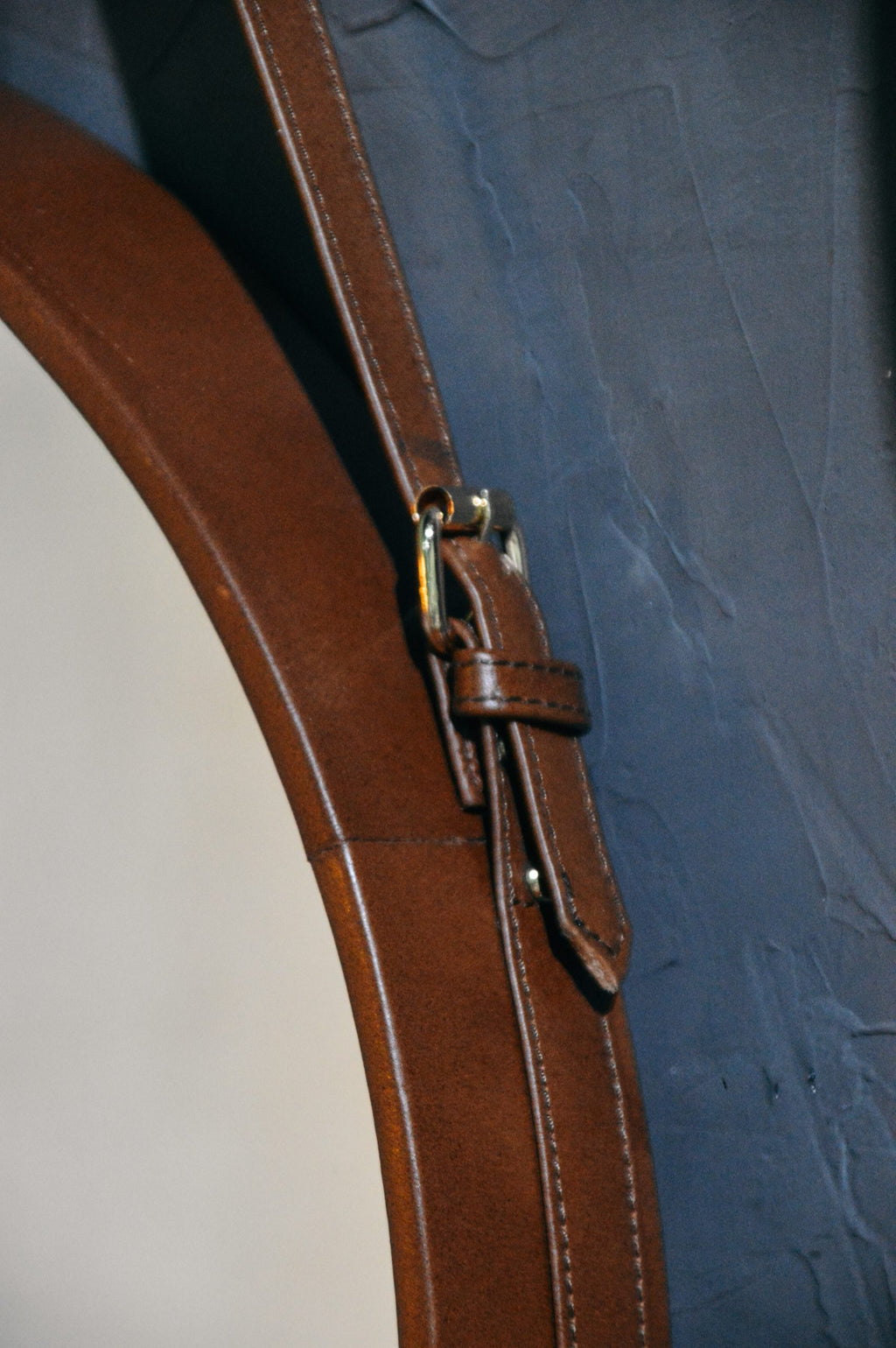 Espejo colgante circular cuero natural 54 cm