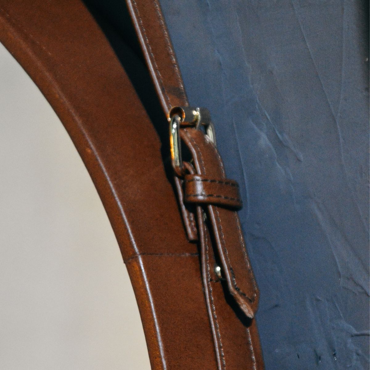 Espejo colgante circular cuero natural 54 cm