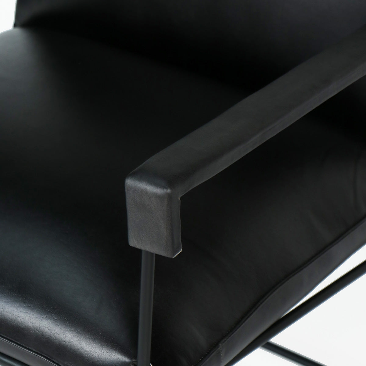 Sitial de cuero Borja Negro 58 x 69 x 84cm