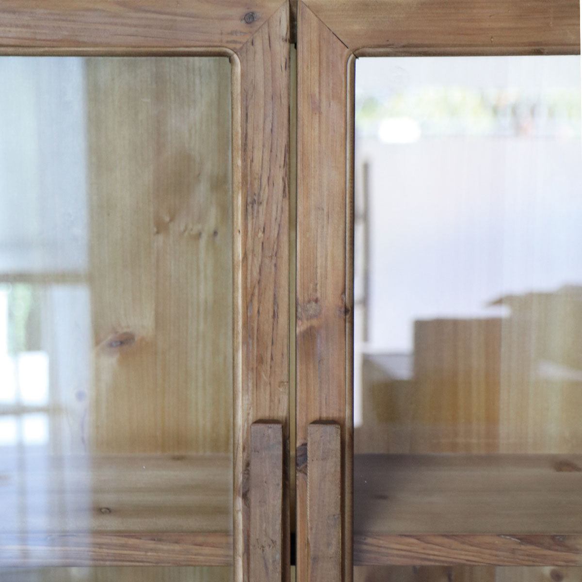 Arrimo Toscana de Madera Natural con Puertas de Vidrio