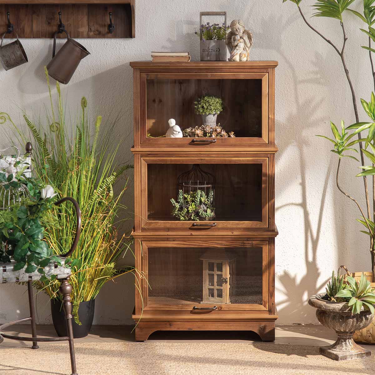 Arrimo Margutta Alto de Madera Natural con Puertas de Vidrio
