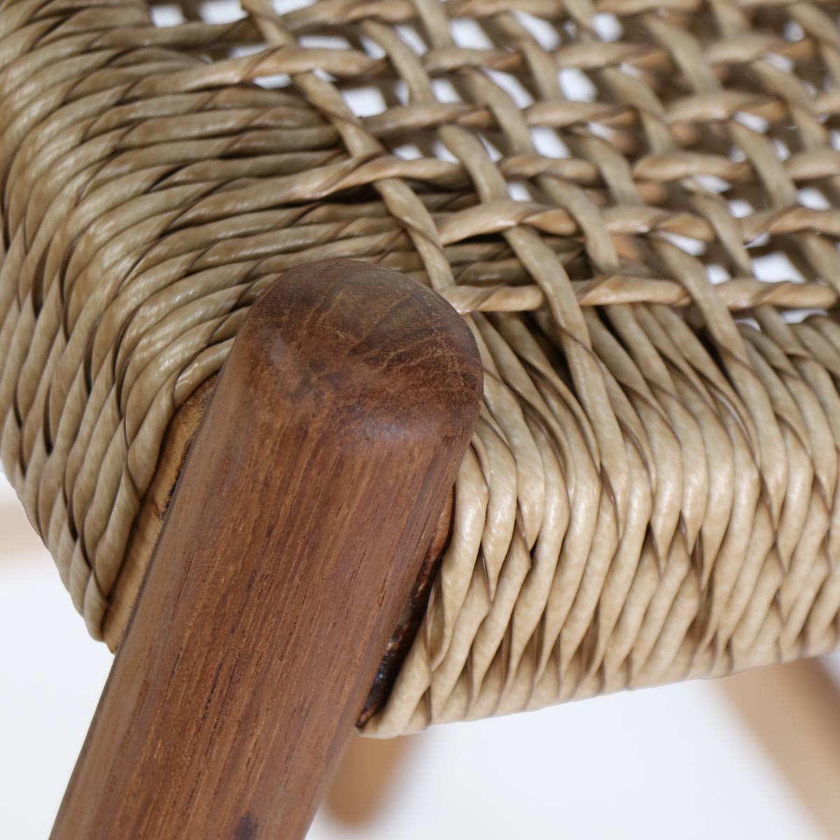 Silla BAR Wishbone madera / fibra sintética color natural H72cm