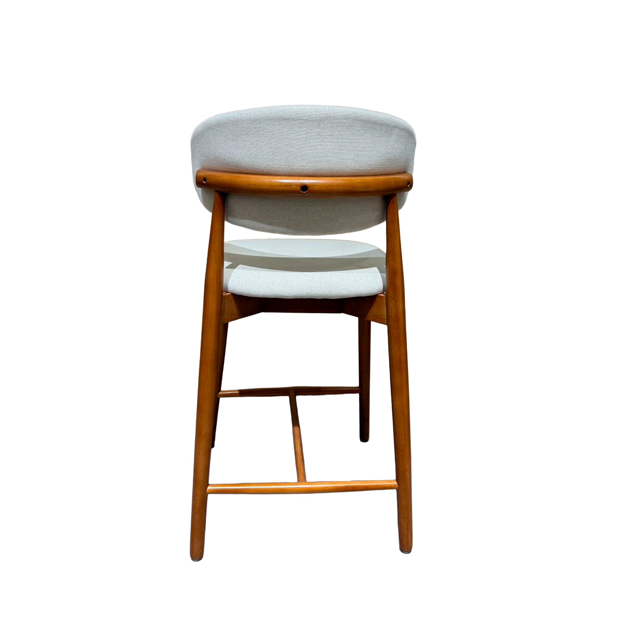 Piso Bar Álvaro · Madera Walnut y Lino Natural (Llegada en Agosto)