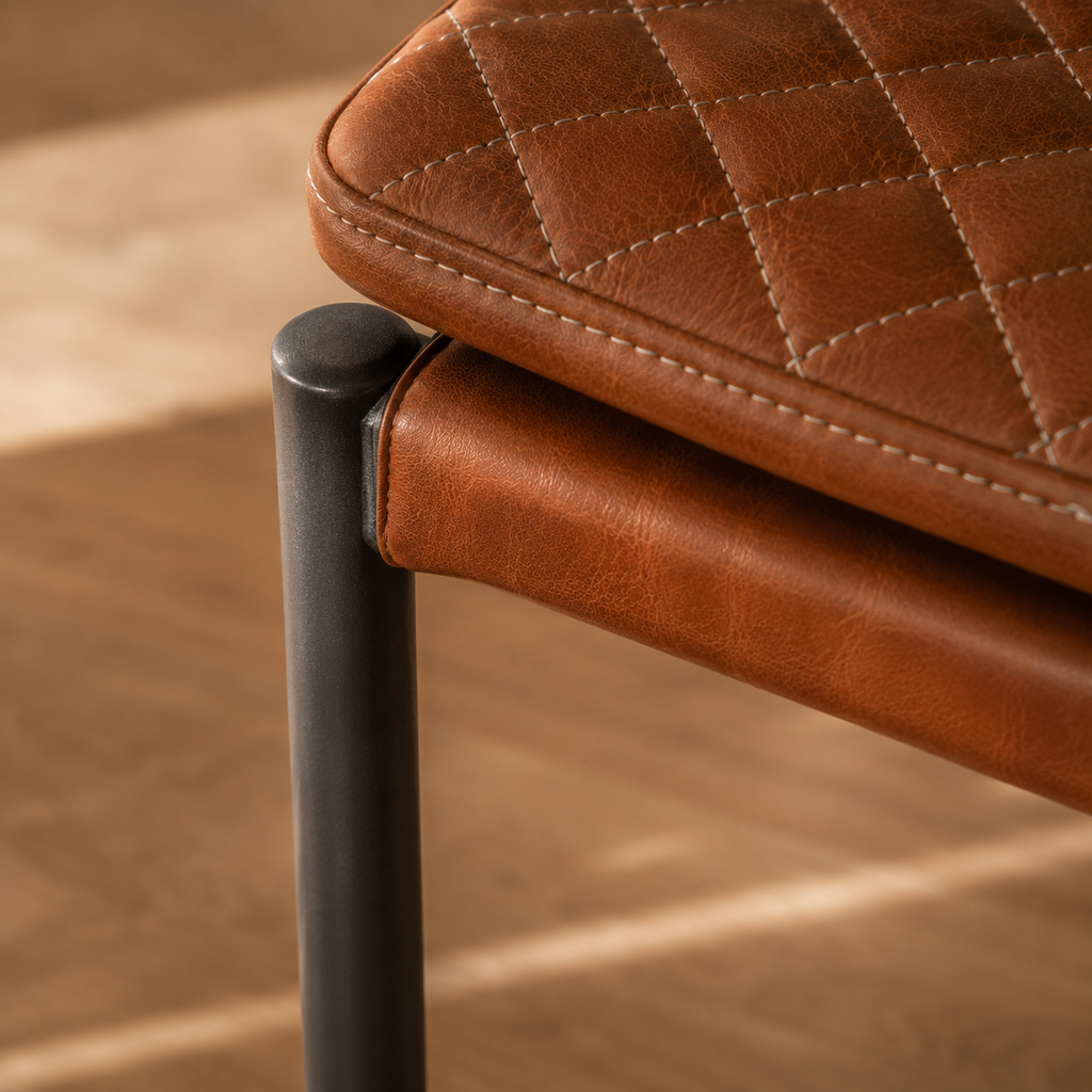 Silla Capri Cuero Cowhide Caramelo con Pespunte Rombo