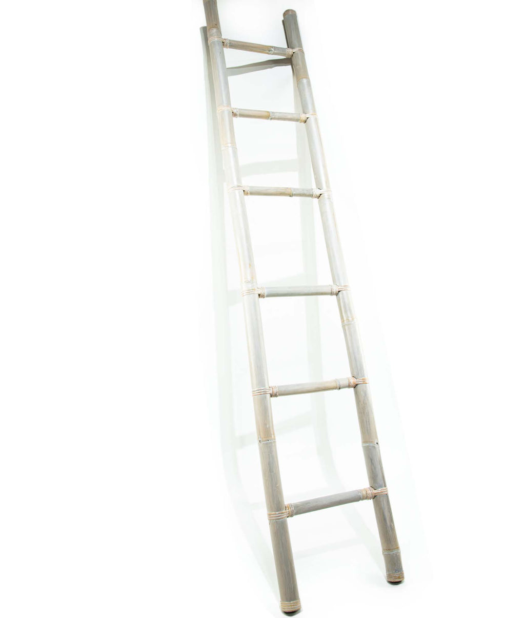 Escala Decorativa de Bamboo Blanca 2 M