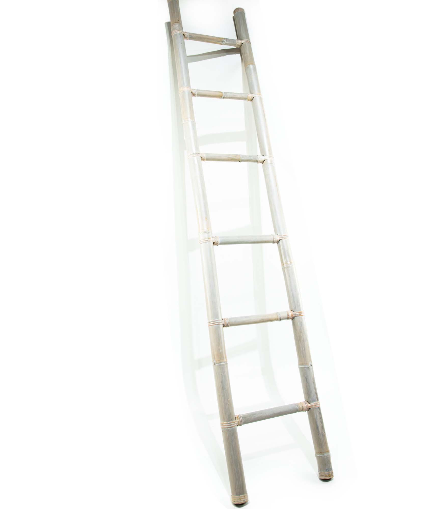 Escala Decorativa de Bamboo Blanca 2 M