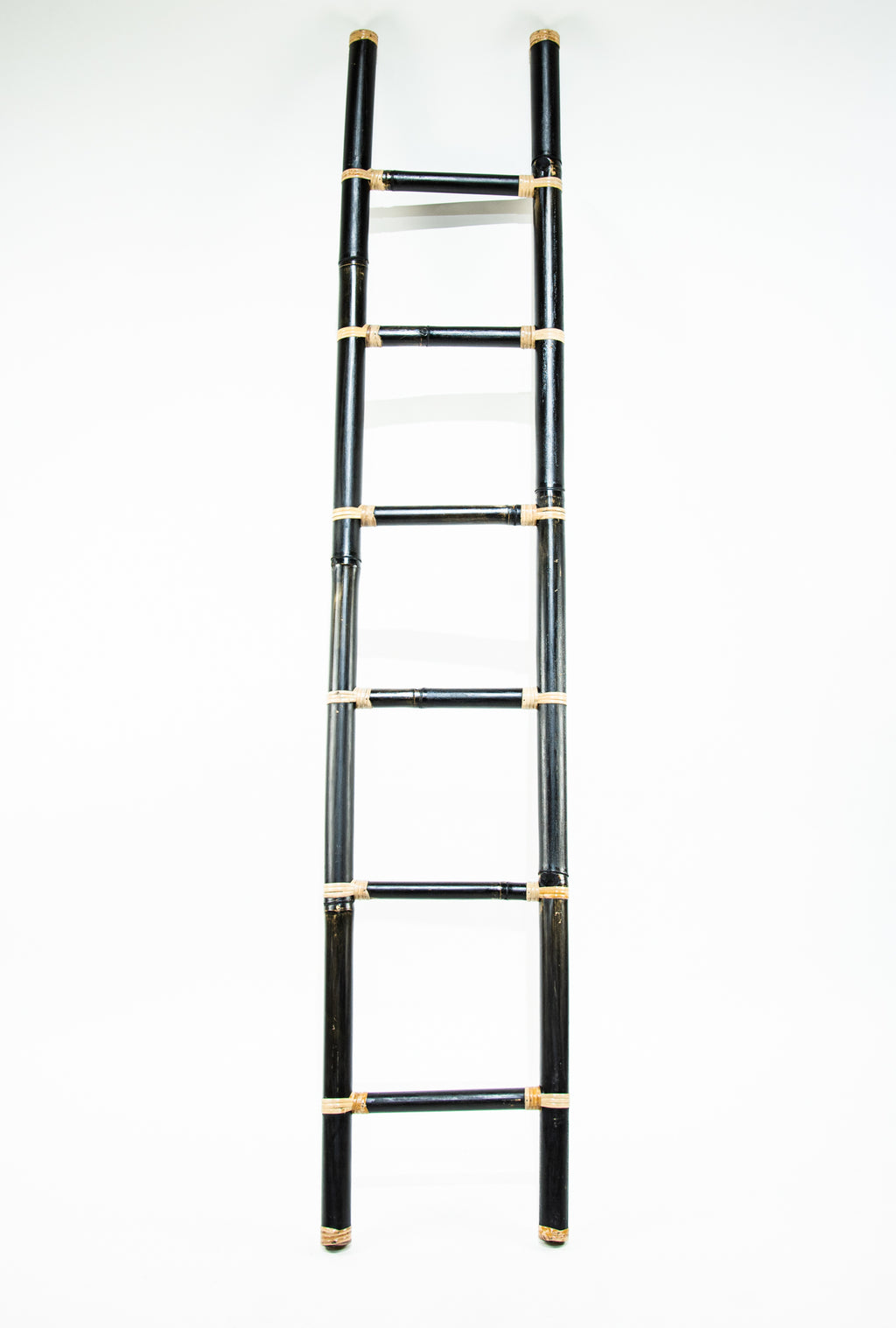 Escala Decorativa de Bamboo Negra 2m