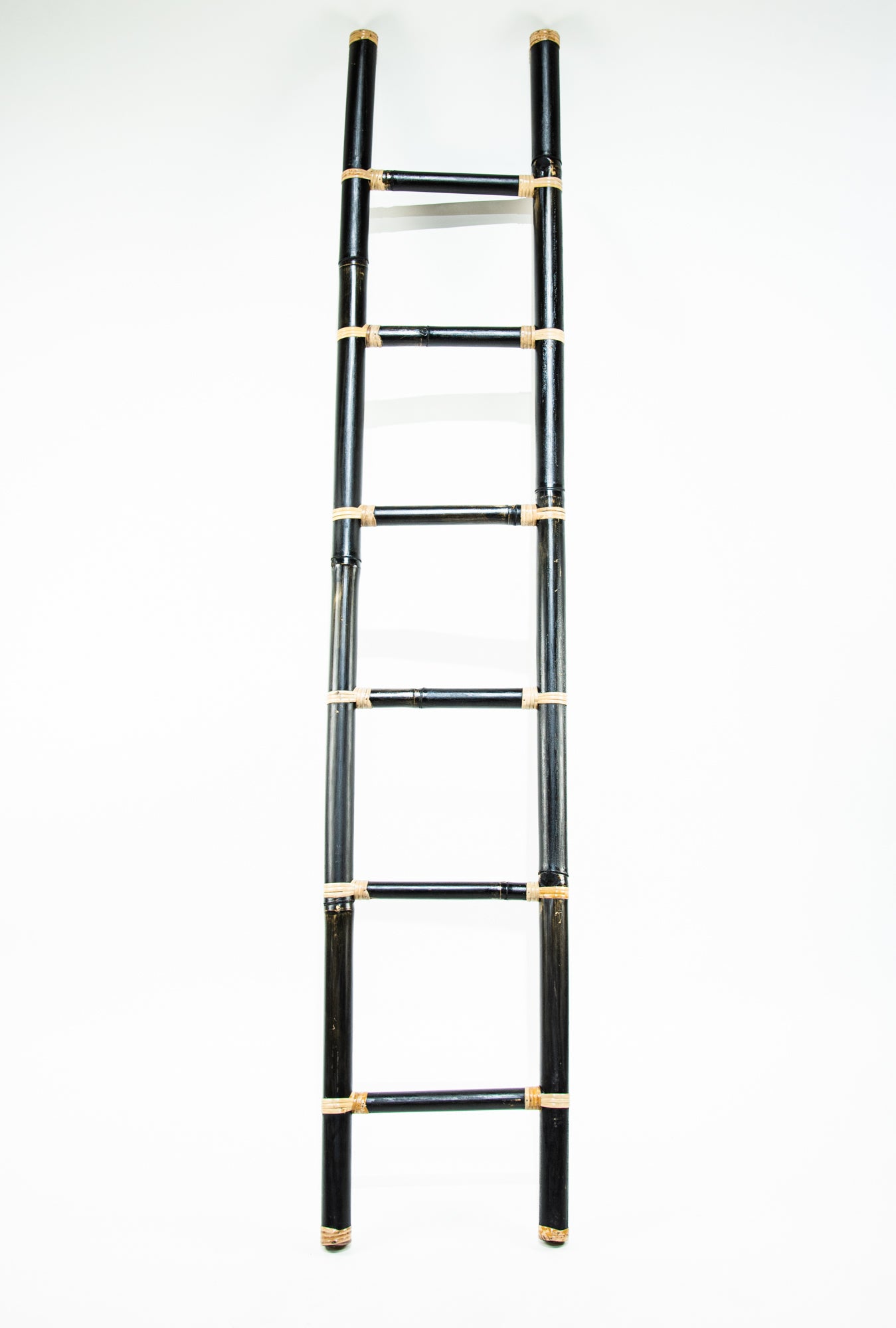 Escala Decorativa de Bamboo Negra 2m