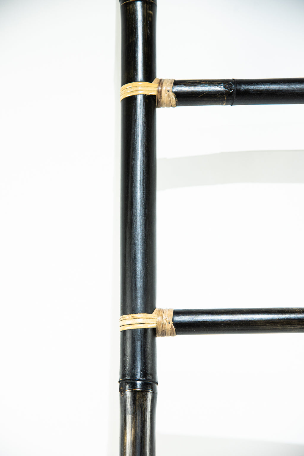 Escala Decorativa de Bamboo Negra 2m