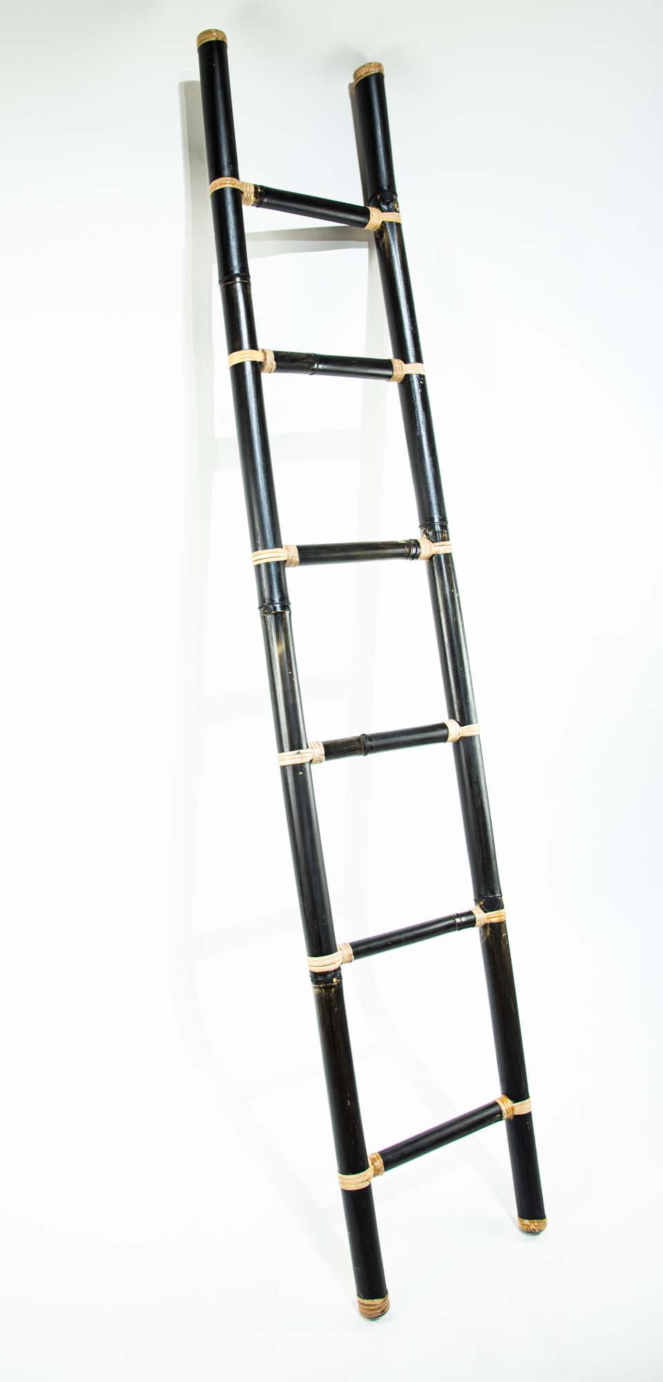 Escala Decorativa de Bamboo Negra 2m
