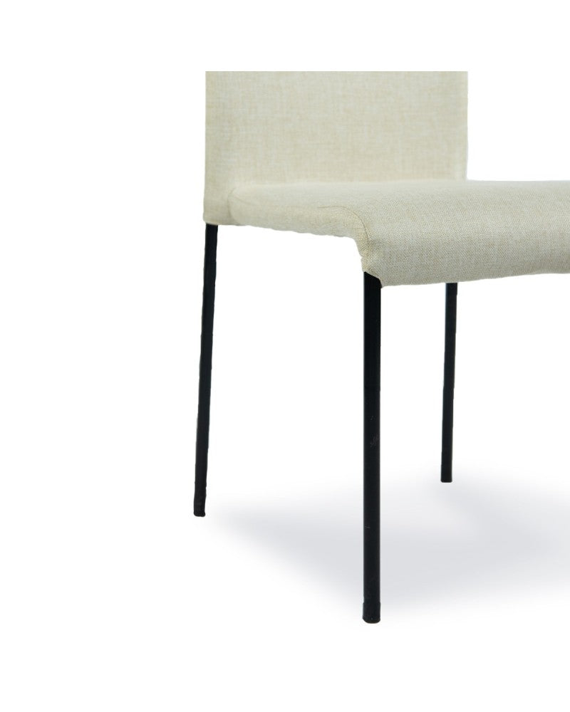 Silla Tapizada Beige Moderna Meline con Estructura Negra